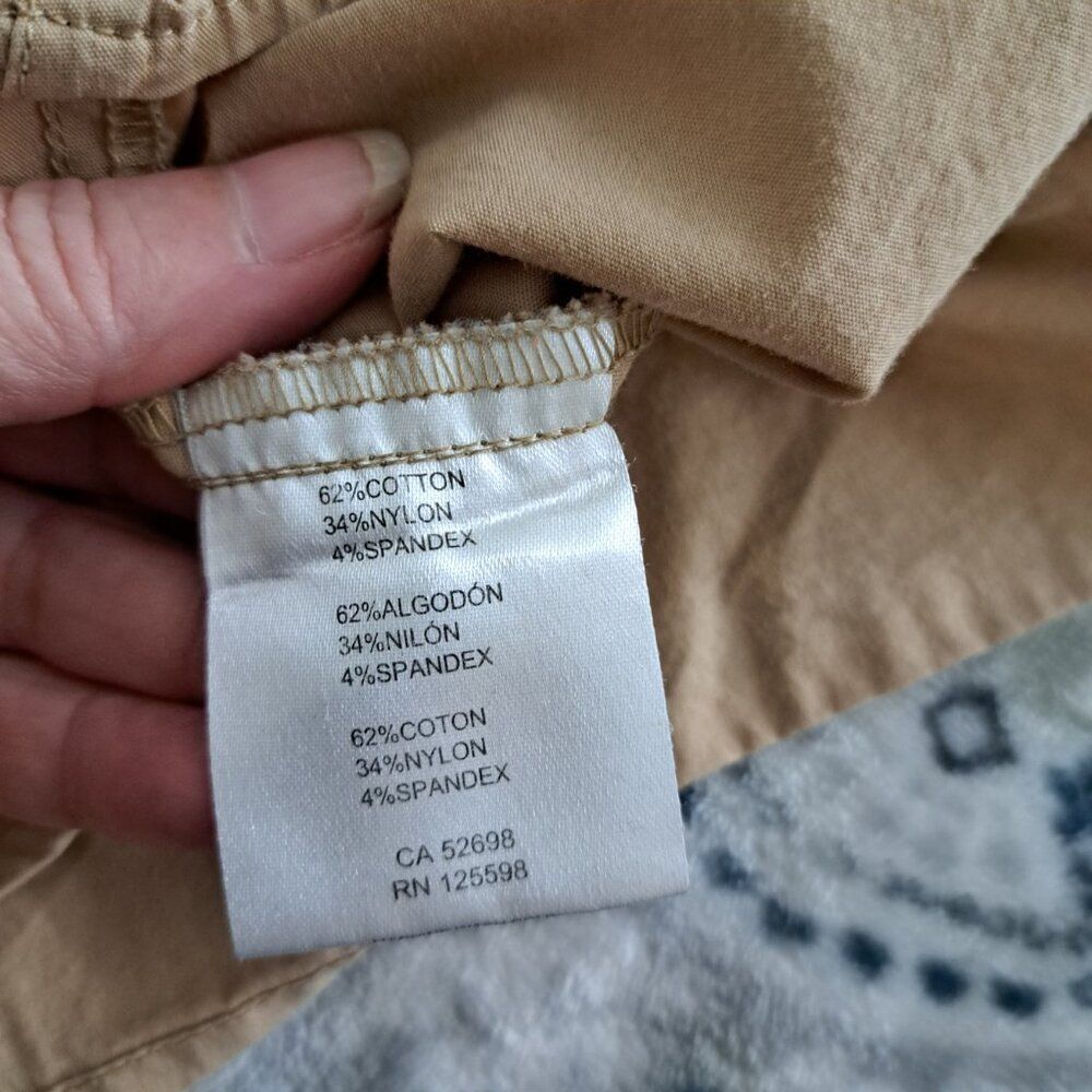 ​Ellen Tracy  Blouse Top Shirt Roll Tab Sleeves snap Up Stretch Size 6 - Picture 3 of 8